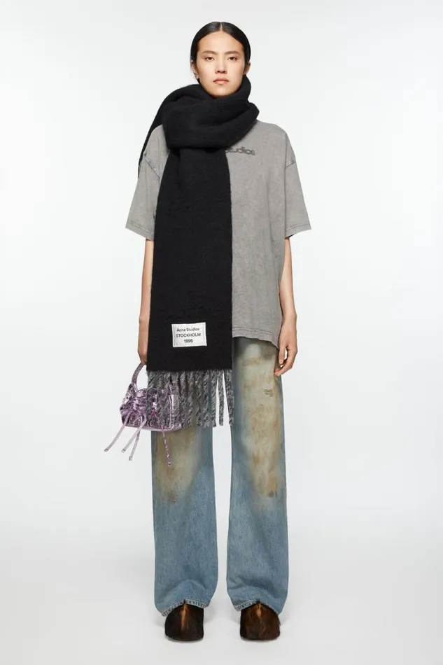 Acne Studios Fringed Scarf Logo Label Blackgrey Men Scarves Acne Studios Fringed Scarf Logo Label Blackgrey Men Scarves