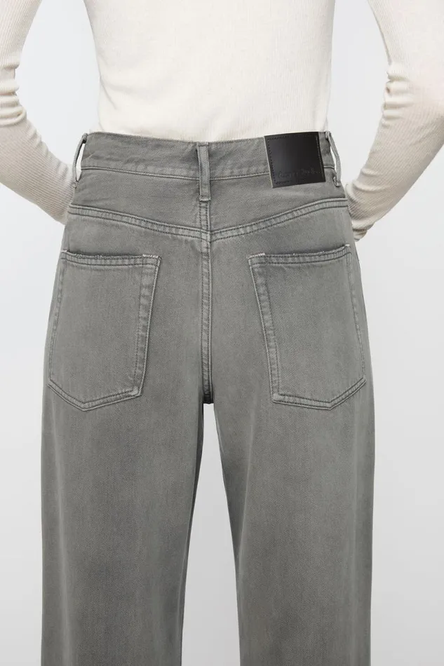 Acne Studios Relaxed Fit Jeans 8211 2022F Anthracite Grey Women Jeans Acne Studios Relaxed Fit Jeans 8211 2022F Anthracite Grey Women Jeans