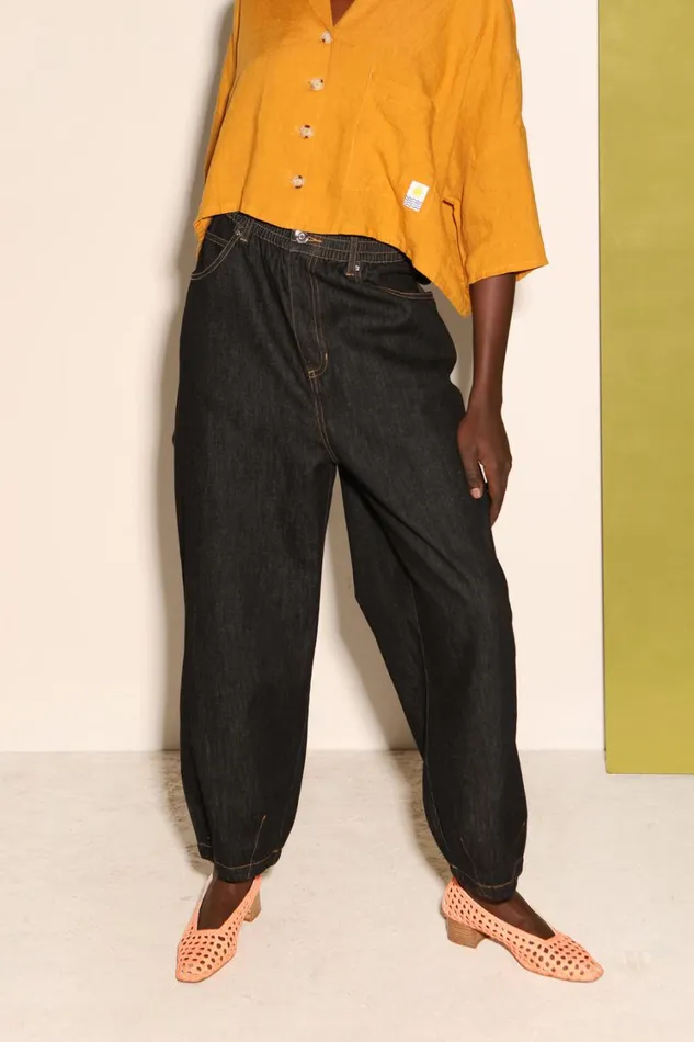 Fergus Jeans Black Womens LF Markey Trousers