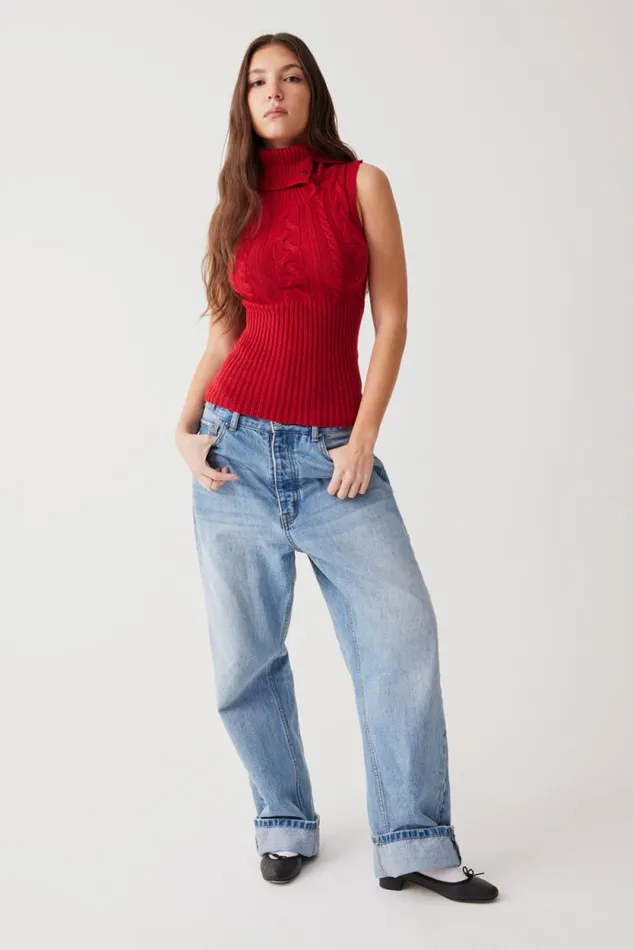 Frankies Bikinis Tops Women Axel Cable Cloud Knit Sleeveless Sweater Red Velvet