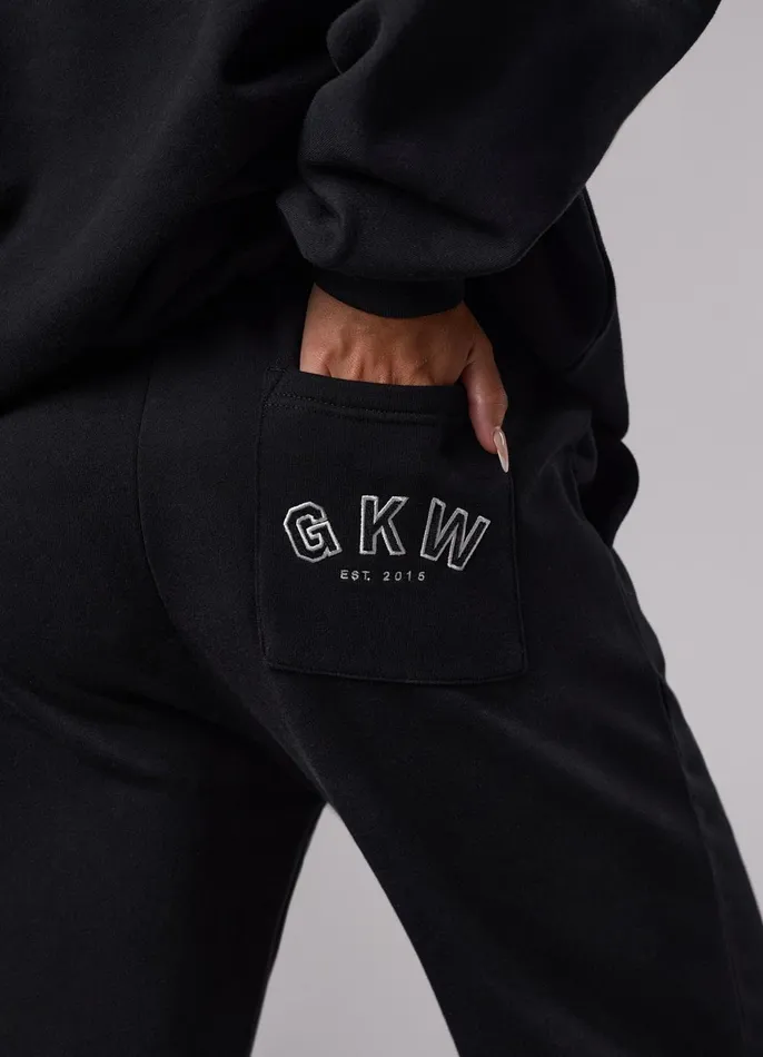 Gym King Tracksuits Women GKW Sports Luxe V Neck Tracksuit 8211 Black