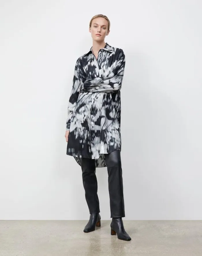 Lafayette 148 New York Reeve Pant In Silky Stretch Nappa Black Ready To Wear Pants and Shorts
