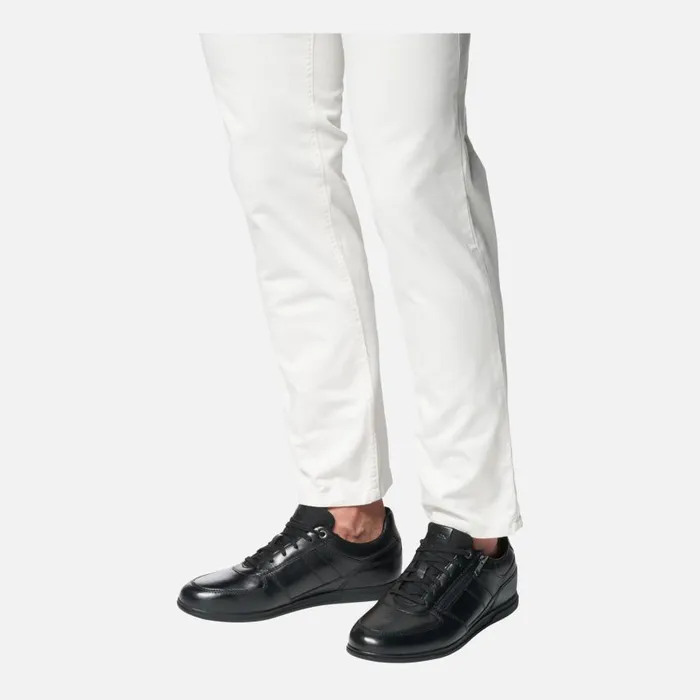 Man Geox Sneakers RENAN MAN Black Low Top Sneakers Black