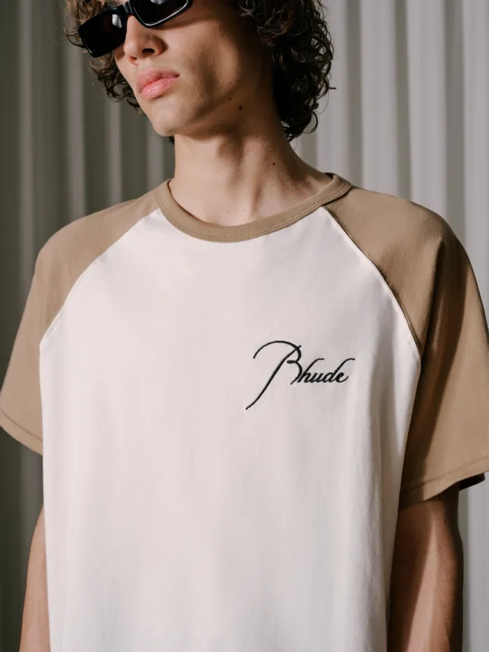 Men Rhude Tees RAGLAN LOGO TEE Vtg Tan Vtg White Men Rhude Tees RAGLAN LOGO TEE Vtg Tan Vtg White