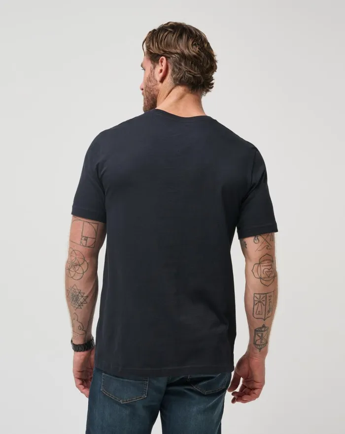 Men Tees TravisMathew FIVE K DAY TEE Black Men Tees TravisMathew FIVE K DAY TEE Black