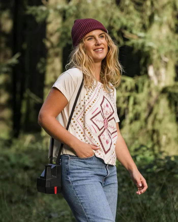 Passenger Clothing Craft TShirt Off White Women Tops and TShirts