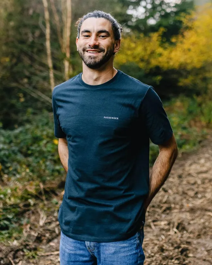 Passenger Clothing Made To Roam Recycled Cotton TShirt Deep Navy Men TShirts and Vests