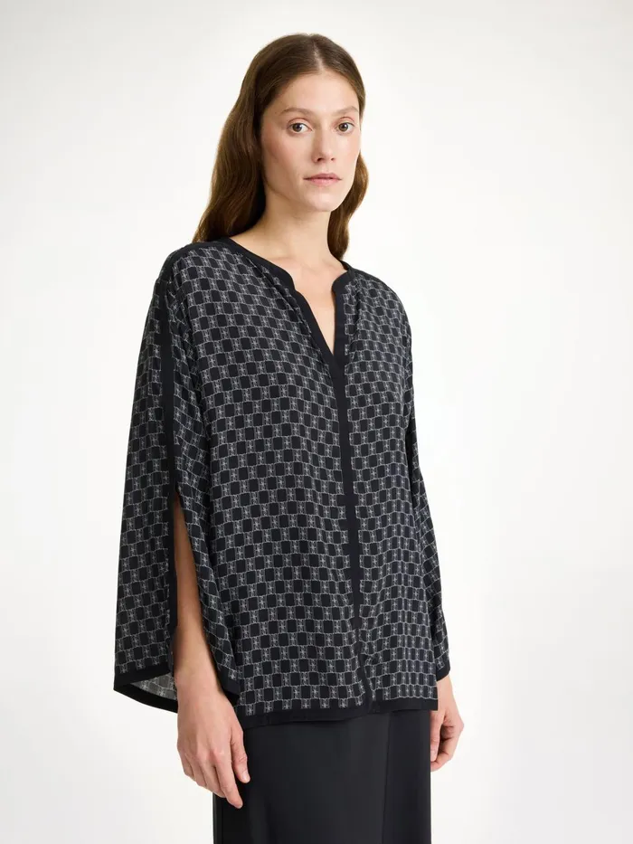 Shirts and Blouses Women By Malene Birger Plazzo Blouse Mono Lined 050 Shirts and Blouses Women By Malene Birger Plazzo Blouse Mono Lined 050