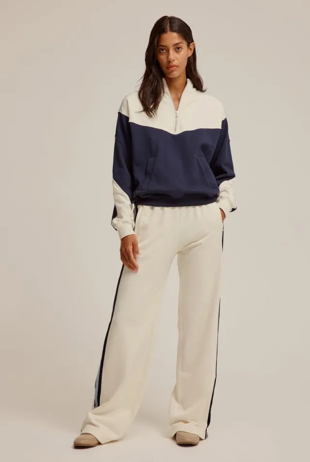 Woman Venroy Pants Side Stripe Track Pant