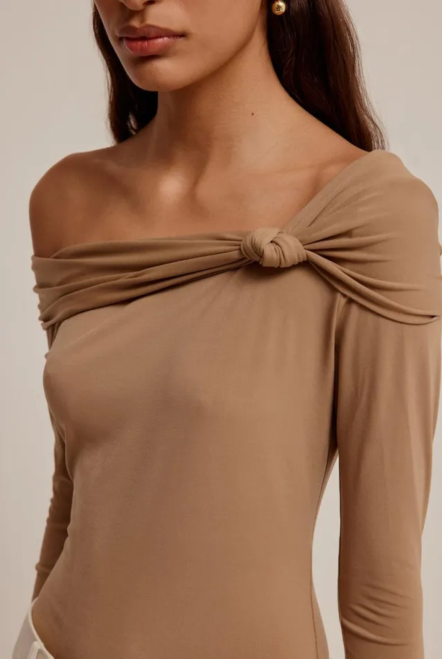 Woman Venroy Tops Long Sleeve Off Shoulder Bodysuit