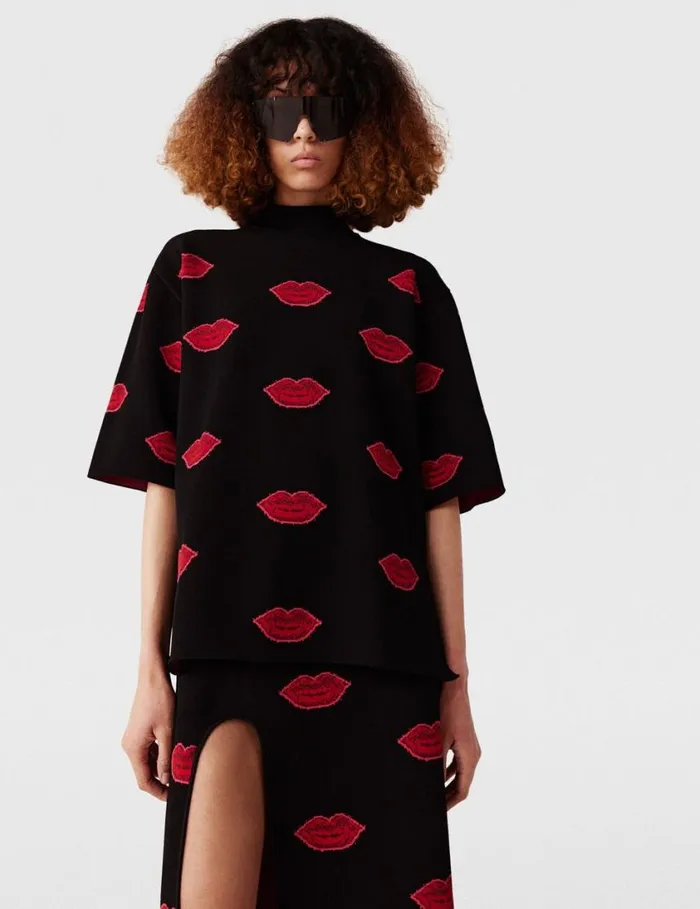Women Lips Graphic Knit HighNeck Top Black And Red Stella McCartney Knitwear Women Lips Graphic Knit HighNeck Top Black And Red Stella McCartney Knitwear
