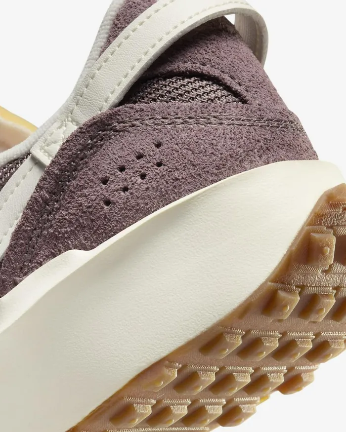 Women Nike Lifestyle Waffle Debut Vintage Plum Eclipsecoconut Milkgum Medium Brownsail