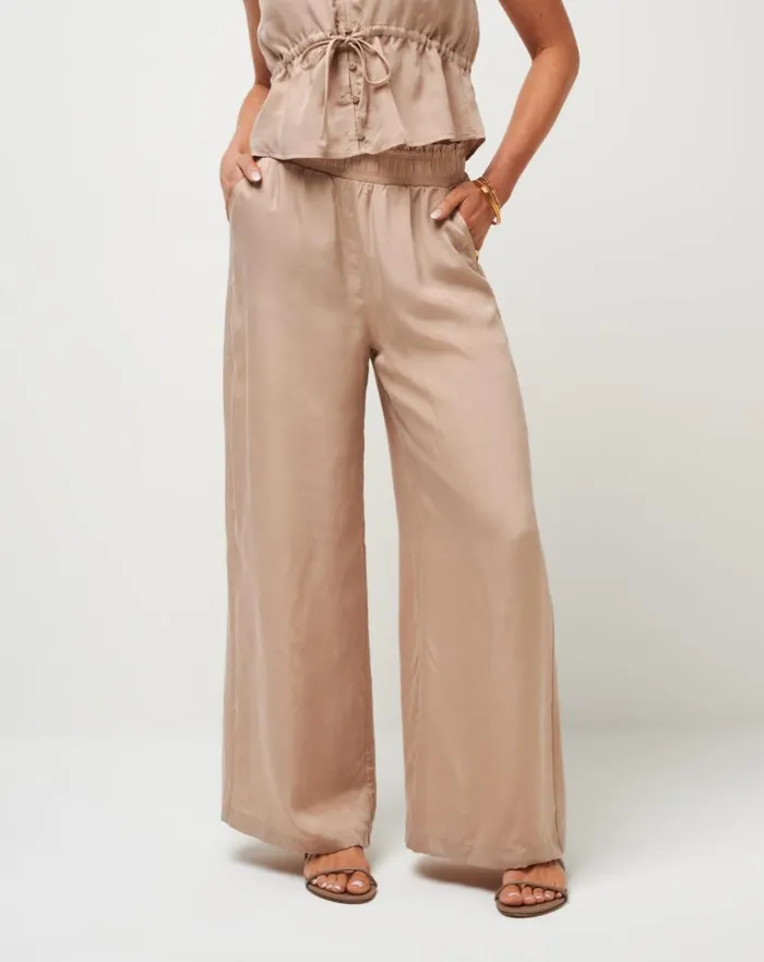 Women Pants TravisMathew CHARDONNAY SUNDAY PANT Almondine Women Pants TravisMathew CHARDONNAY SUNDAY PANT Almondine