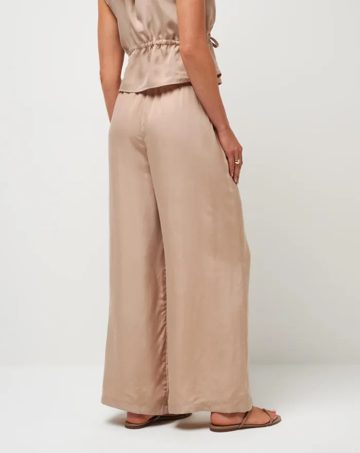 Women Pants TravisMathew CHARDONNAY SUNDAY PANT Almondine Women Pants TravisMathew CHARDONNAY SUNDAY PANT Almondine
