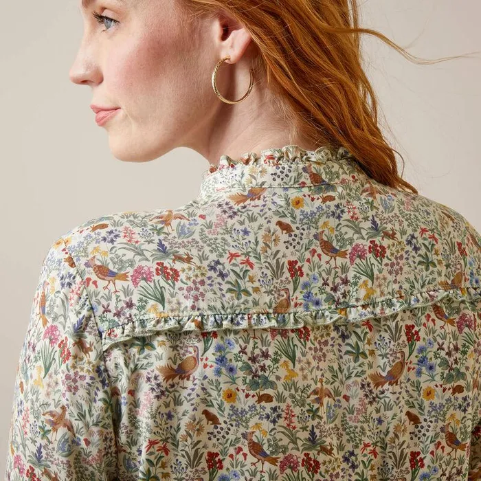 Women TShirts and Tops Ariat Clarion Blouse Bird Print Women TShirts and Tops Ariat Clarion Blouse Bird Print